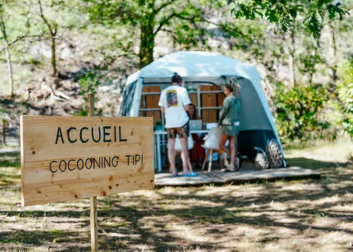 Cocooning Tipi - *